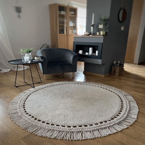 okrągły dywan boho ze sznurka bawełnianego beżowy salon