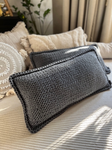 Poduszka ręcznie dziergana 60 x 30 cm Grey