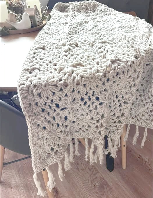 Koc Willow Crochet Blaneket 25 % wełna