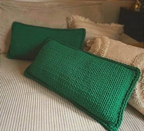 Poduszka ręcznie dziergana 60 x 30 cm Green